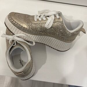 Universal Threads Sneakers